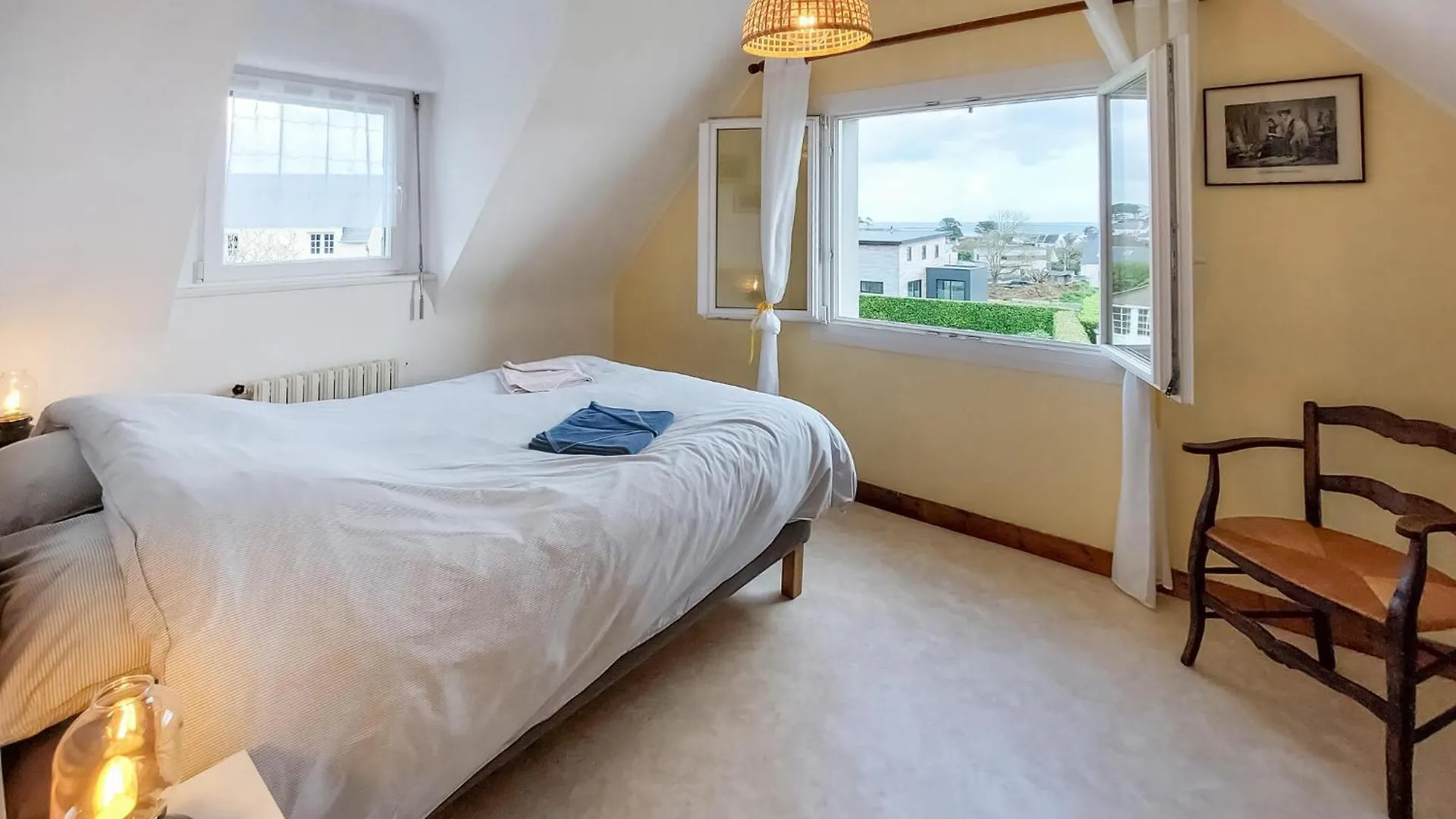 5 Bedroom Lovely Home In Plouguerneau Francie