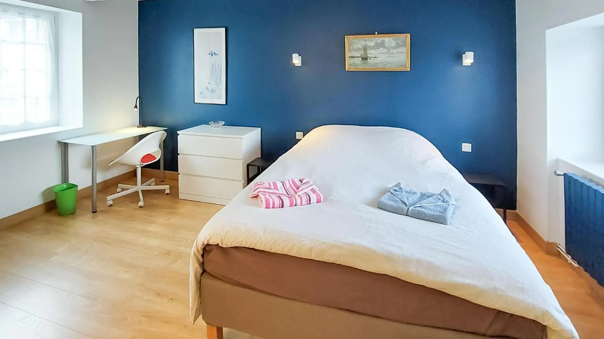 5 Bedroom Lovely Home In Plouguerneau Francie